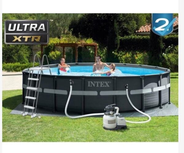 Piscine Intex 26330 avec Ultra Frame XTR cm 549x132h filtre a' sable pompe e'chelle feuille de couverture et feuille de base