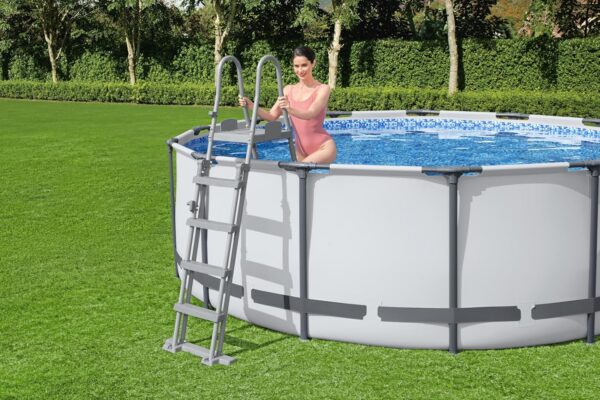 Piscine Hors Sol Rectangle BESTWAY Power Steel™ 549 x 274 x 132 cm avec Filtre à Sable, échelle, bâche – Image 9