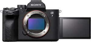 Sony Alpha 7 IV | Appareil photo hybride Expert plein format (33 mégapixels, mise au point AF en temps réel, rafale à 10 images/s, vidéo 4K 60p, écran orientable full tactile,...